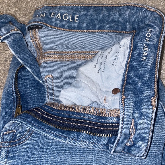 AMERICAN EAGLE MOM JEANS - Picture 4 of 8